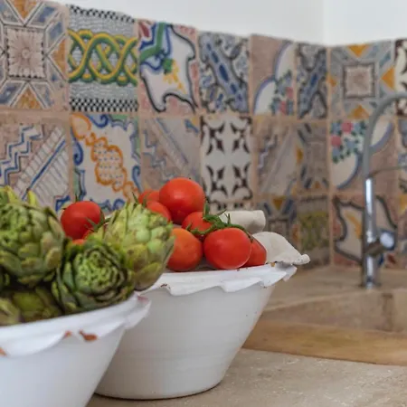 Giuanso Guest house *