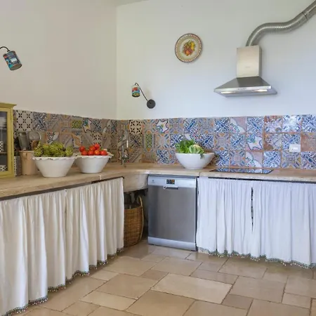 Giuanso Guest house